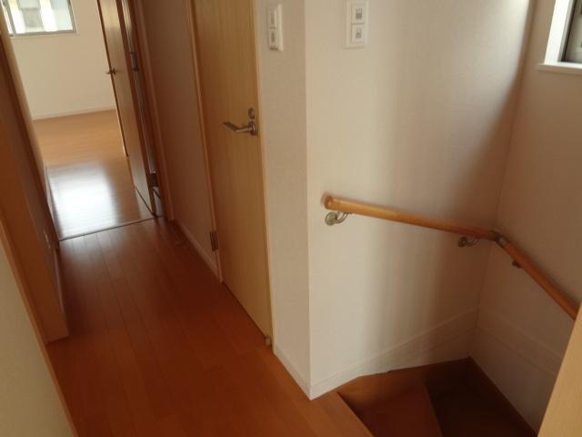 Other introspection. Upstairs hallway. There is also a toilet on the second floor.