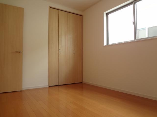 Non-living room. Indoor (12 May 2013) Shooting