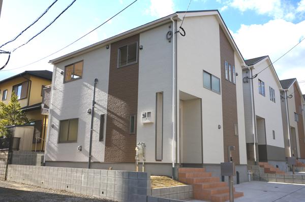 Local appearance photo. Local (12 May 2013) Shooting