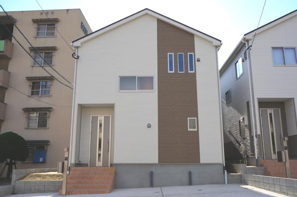 Local appearance photo. Local (12 May 2013) Shooting