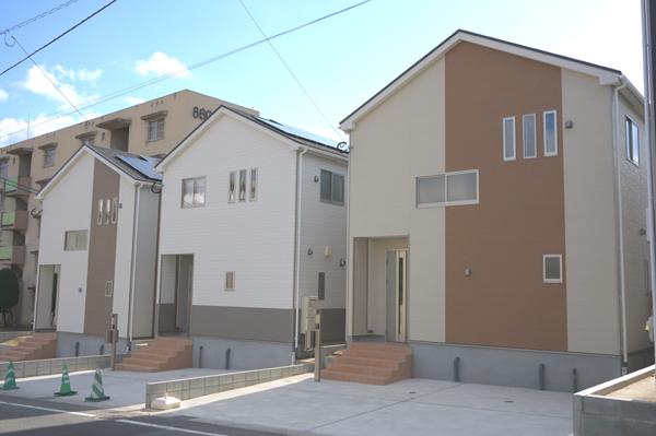 Local appearance photo. Local (12 May 2013) Shooting