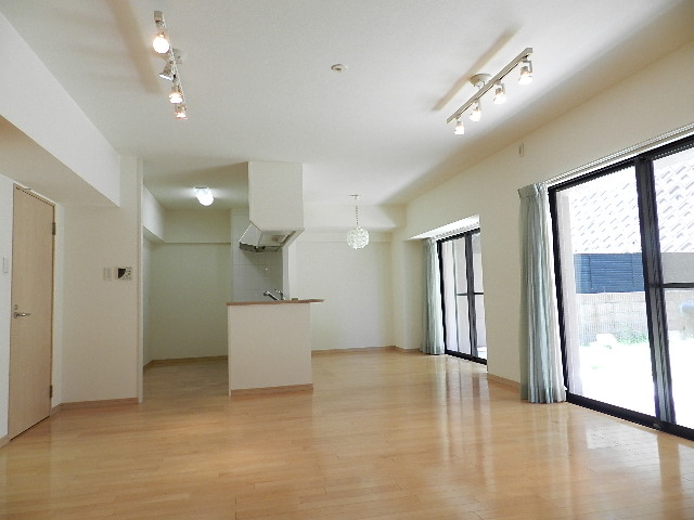 Living and room. Living is bright during the day.