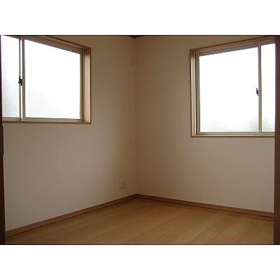 Non-living room. Each room!