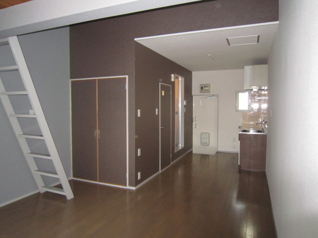 Living and room. Accent Cross ☆ 