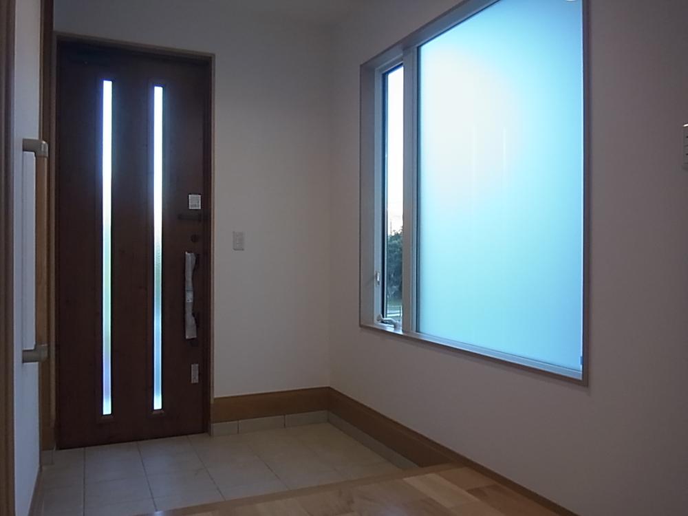 Entrance. Local (11 May 2013) Shooting