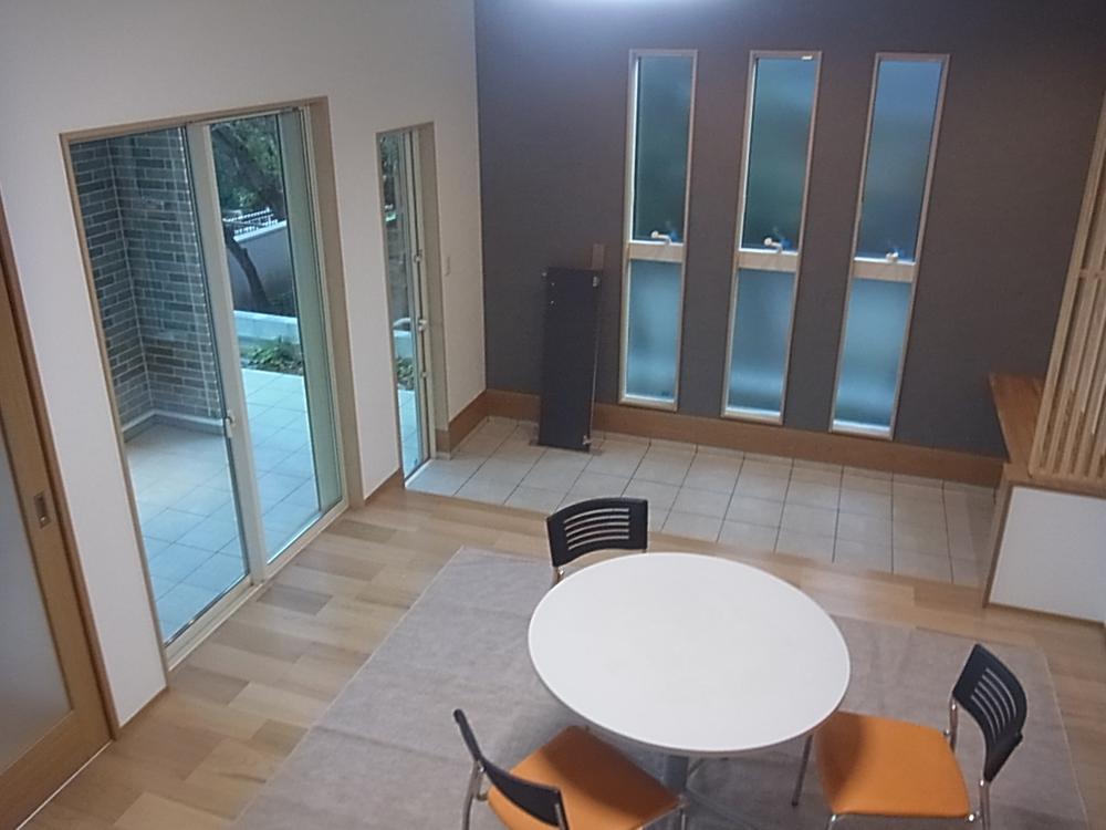 Living. Indoor (11 May 2013) living with shooting inner terrace.