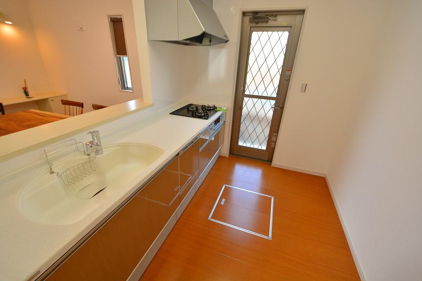 Same specifications photos (Other introspection). Kitchen example of construction of the same specification