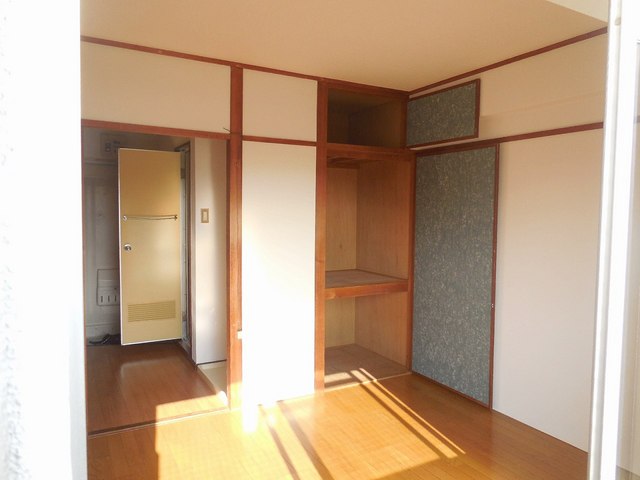 Other room space. Receipt