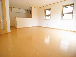 Living. ※ The photograph is a property of the same manufacturer and construction.