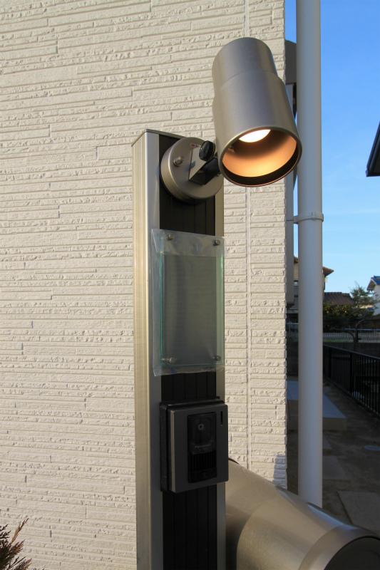 Entrance. Same specifications Photos