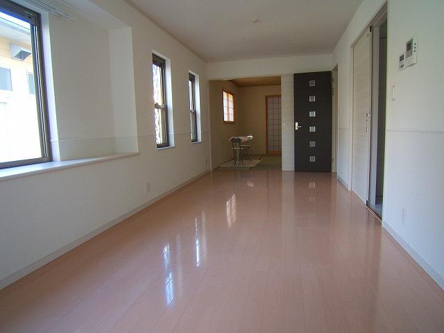 Living. ※ The photograph is a property of the same manufacturer and construction.