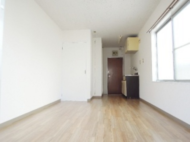 Living and room. Also the day will come crowded difference from the side because it is a corner room