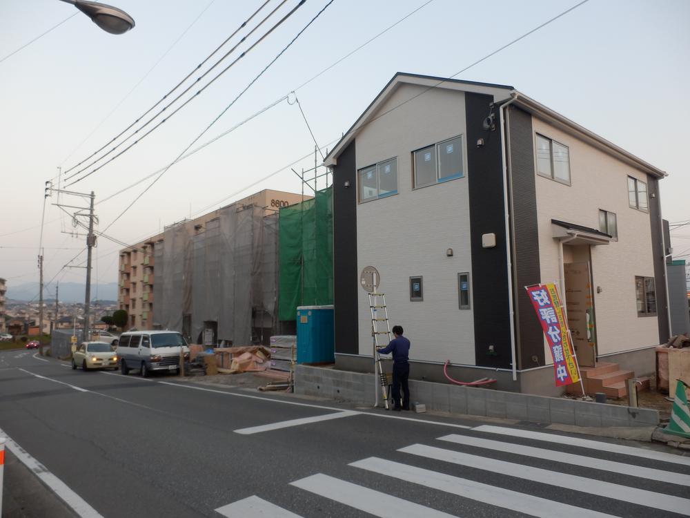 Local appearance photo. Local (11 May 2013) Shooting