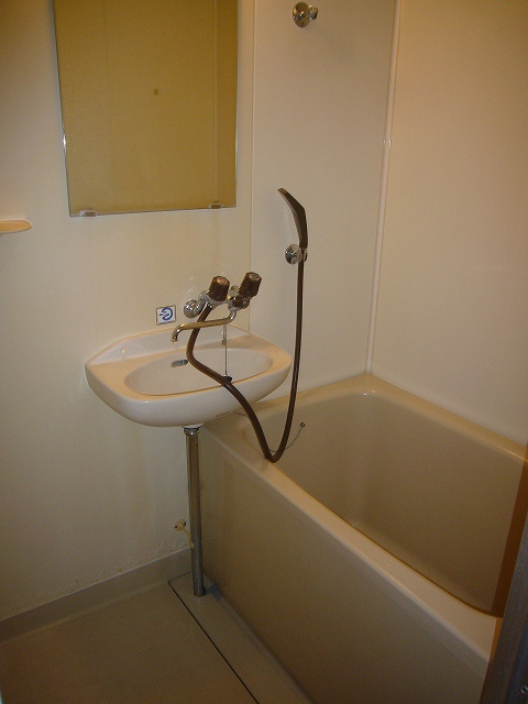 Bath. Bathroom with shower