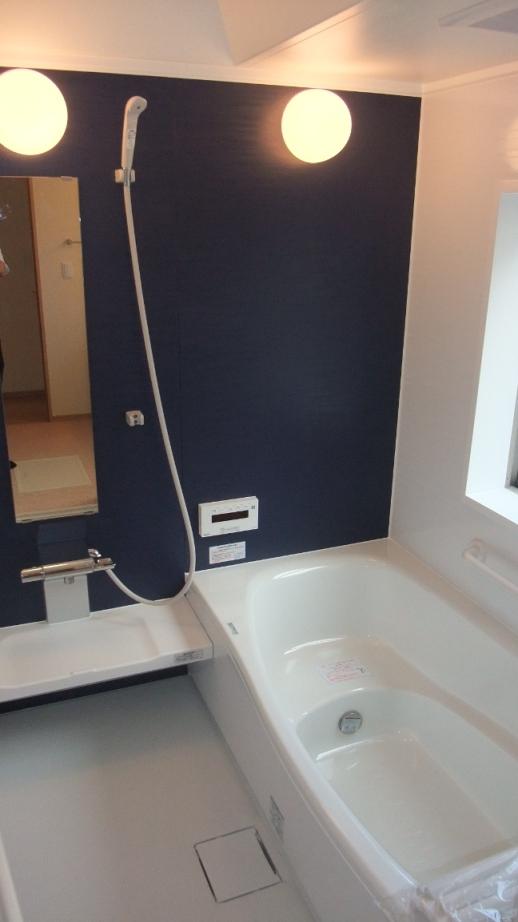 Same specifications photo (bathroom). It is different from the real thing.