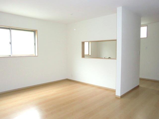 Same specifications photos (living). Same specifications, Bright living room