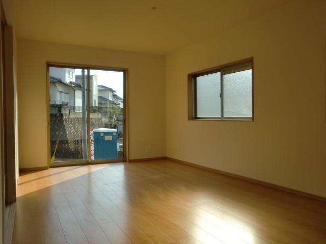 Living. LDK adjacent to the Japanese-style room