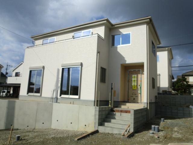 Local appearance photo. Local (11 May 2013) Shooting 4-4 Building, Outer groove construction entrance around was finished.