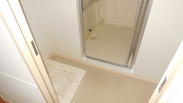 Other room space. Dressing room Indoor Laundry bread