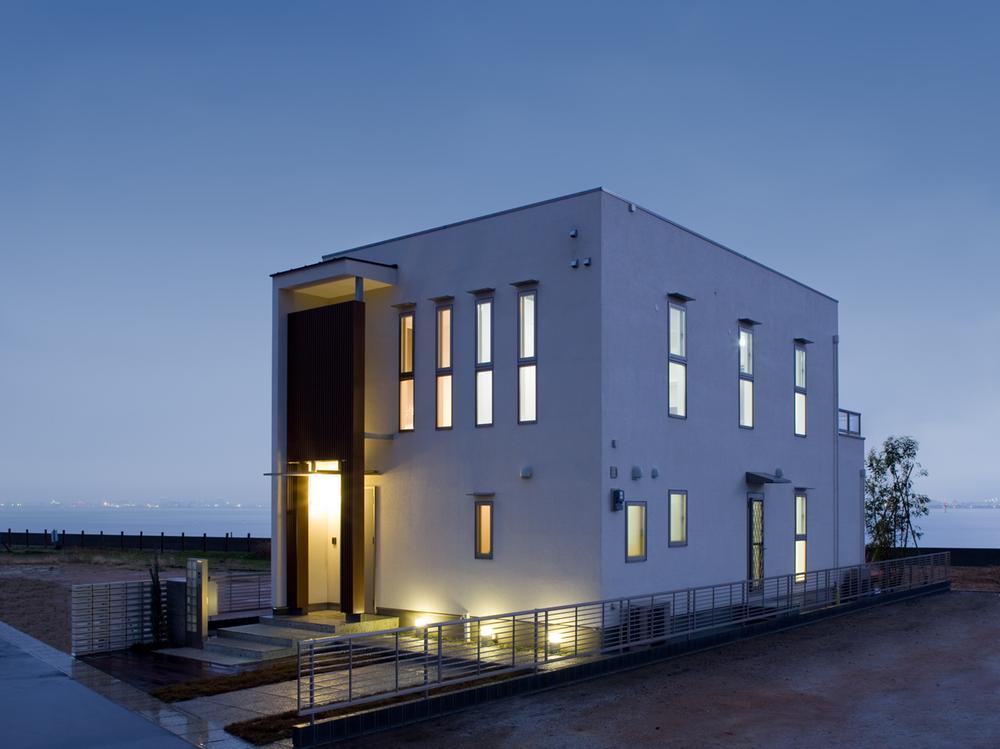 Model house photo. See the building to represent the Fukuoka Tower and Fukuoka from local. Enjoy the city's night scene and marine resort feeling