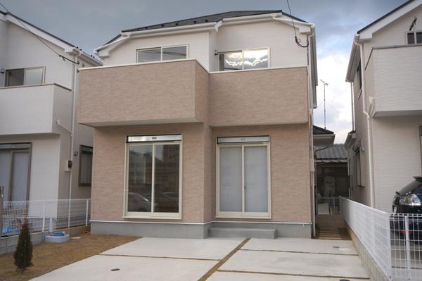 Local appearance photo. Local (12 May 2013) Shooting