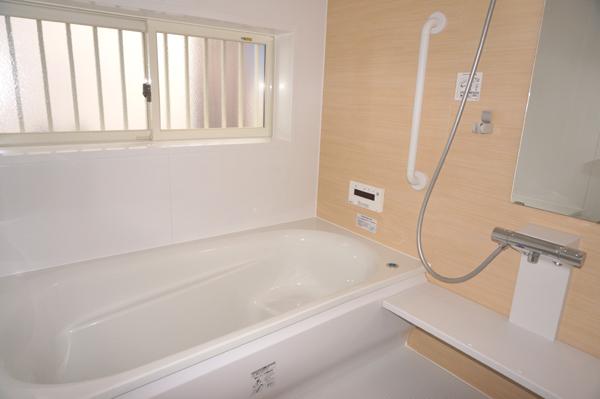 Bathroom. Indoor (12 May 2013) Shooting