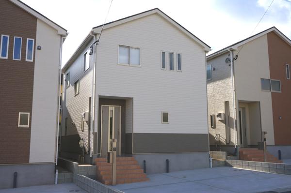 Local appearance photo. Local (12 May 2013) Shooting