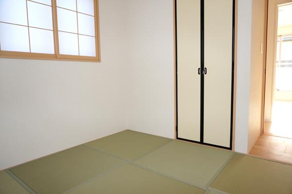 Non-living room. Indoor (12 May 2013) Shooting