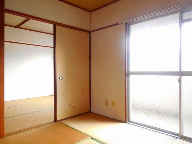 Living and room. Day You insert is