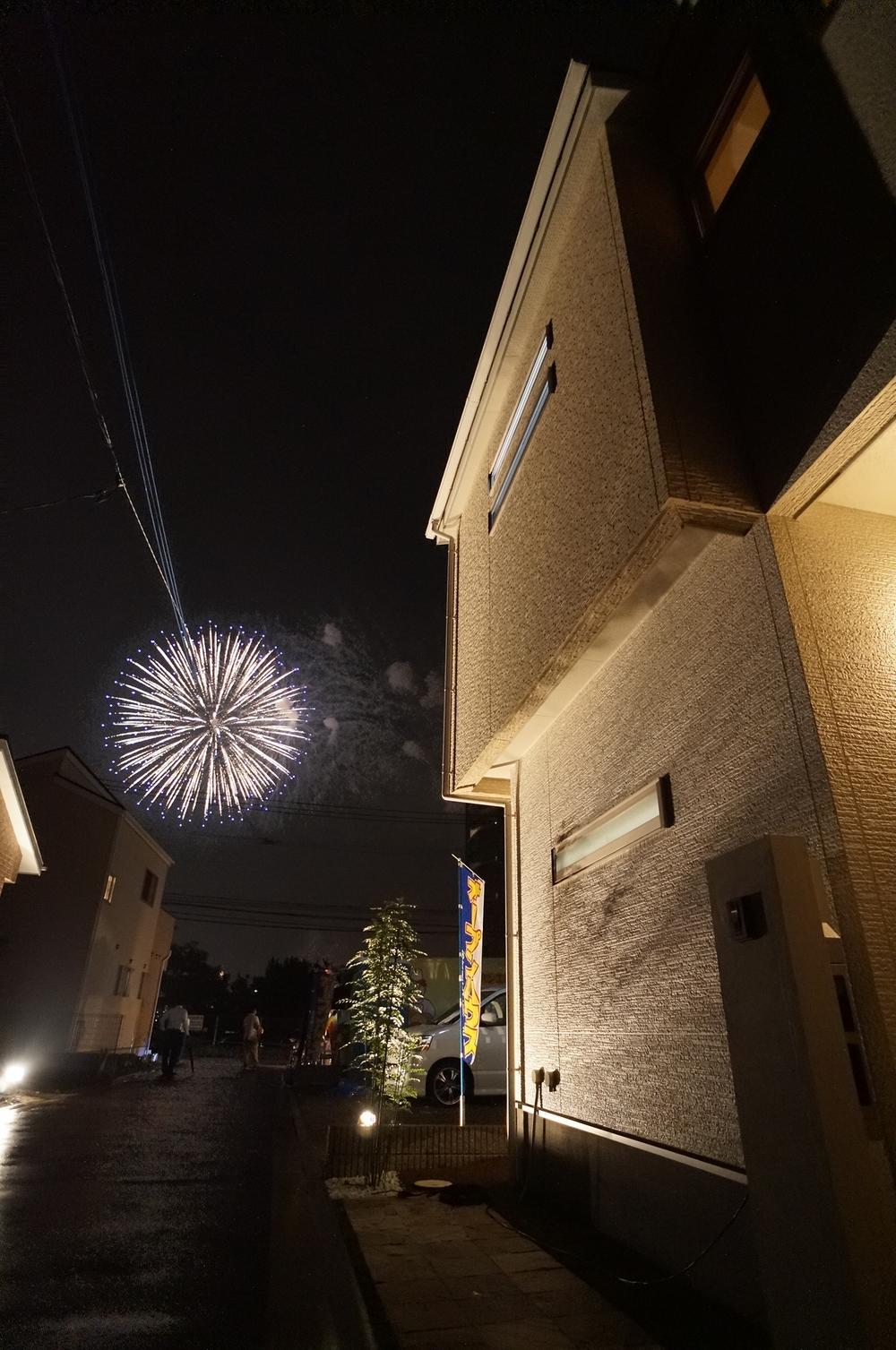 Other. It looks from Kashiihama fireworks Ouchi! Would you like while surrounding the BBQ in the garden?