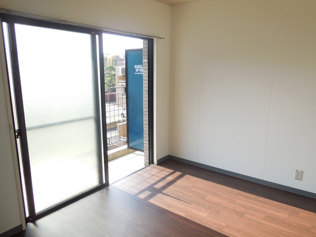 Other room space. Western style room