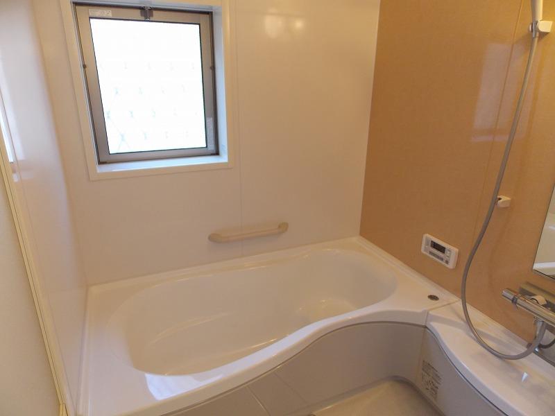 Same specifications photo (bathroom). It stretches firmly foot (^. ^) I boiled the tired body of the day in the latest of the bath ~ Let's healing Kkuri (^ _ ^.) Do you sing a song