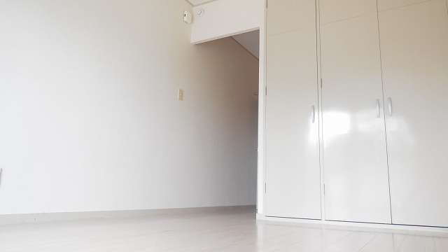 Other room space. Bright keynote of flooring