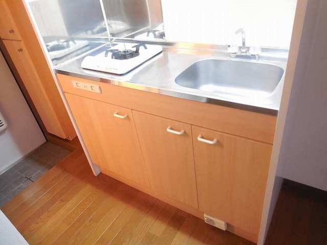 Kitchen. 1 lot gas stoves