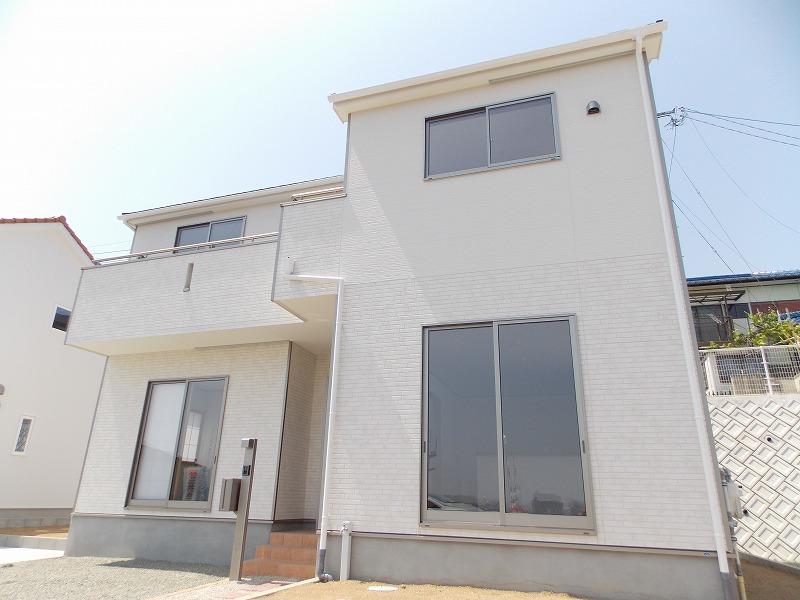 Same specifications photos (appearance). Exterior image is a photo