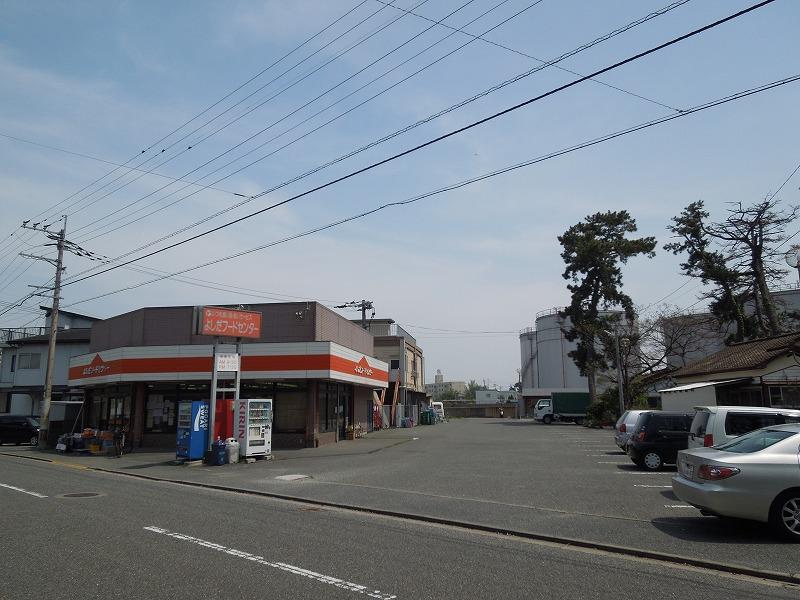 Supermarket. Yoshida Food Center, but I'm not big is the super of 800m community to, It is cheap! !