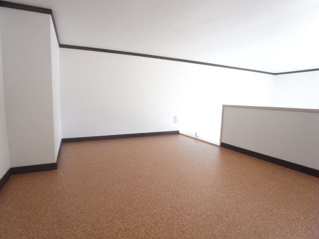 Other room space. loft