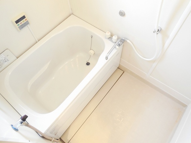 Bath. Spread of bathroom