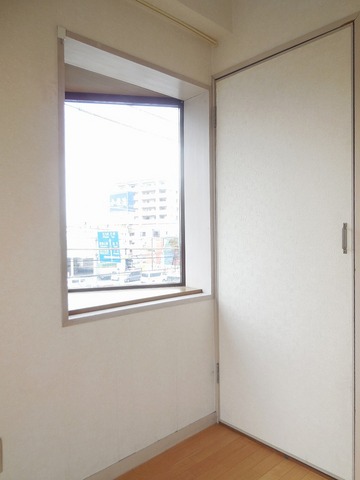 Other room space. It comes with cute bay window