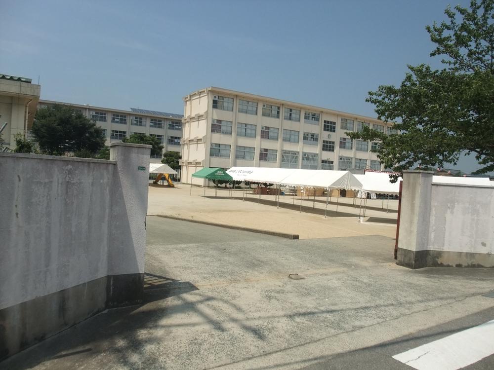 Primary school. 640m to Fukuoka Municipal Wajirohigashi Elementary School