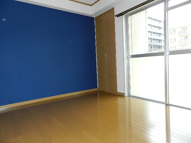 Other room space. The photograph for the different in Room, Wallpaper will change.