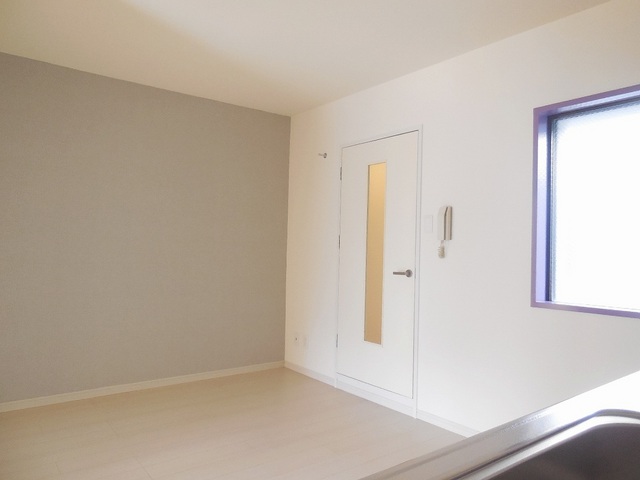 Living and room. Accent Cross