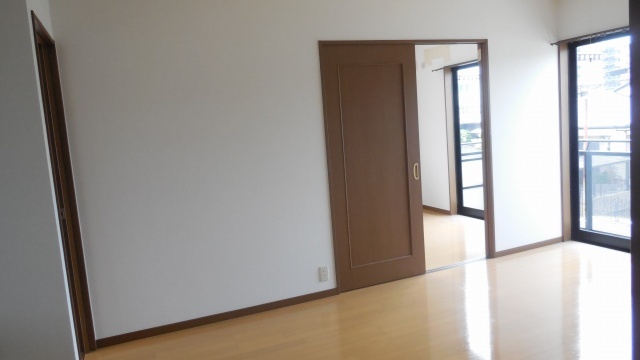 Living and room. Also I felt day