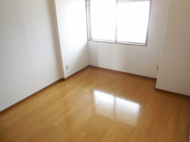 Living and room. Here in quite a day