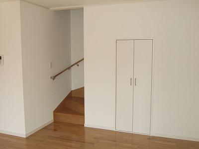 Living. Living is a floor plan of the stairs which now has attracted attention Even if Mr. children to return home, Is a popular floor plan which communication can be taken of the family because certainly enter the children's room through the living (^_^) /  ◆ It becomes the same specification photo ◆