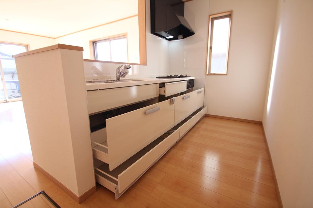 Kitchen. ☆ Image is a photograph at the time of completion ☆