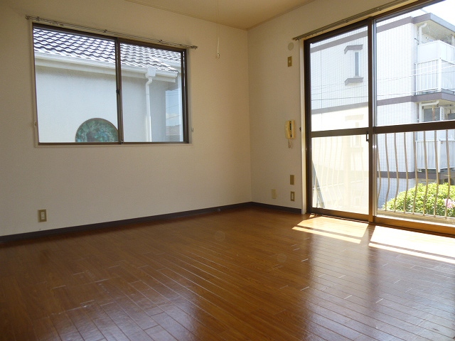 Other room space. Sunny nice room