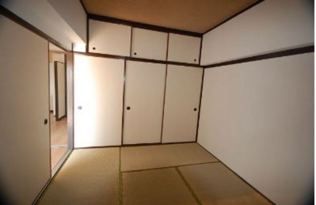 Bath. Japanese-style room 6 quires