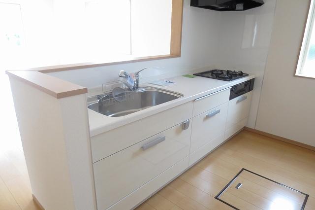 Kitchen. 3-neck gas stove! !