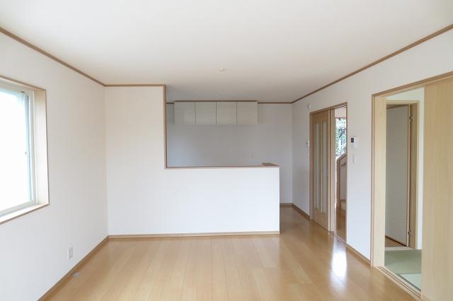 Living. Living 17 Pledge! Facing south, Sunny!